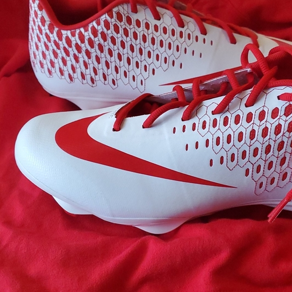 🔥NIKE. Brand New ! Vapor Football Cleats! - Picture 3 of 4